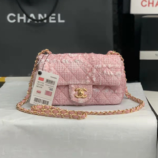 Chanel 香奈儿粉色软毛尼肩包