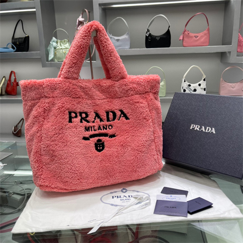 『粉色』 Prada͎.͎ 毛绒绒新款购物袋