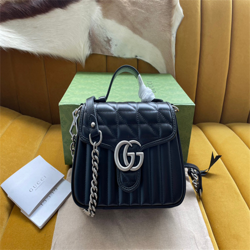 『GUCCI 古奇』【原厂皮】Aria-时尚咏叹调.583571Marmont系列以其标志性的绗缝皮革和双G字母交织配件而备受推崇.